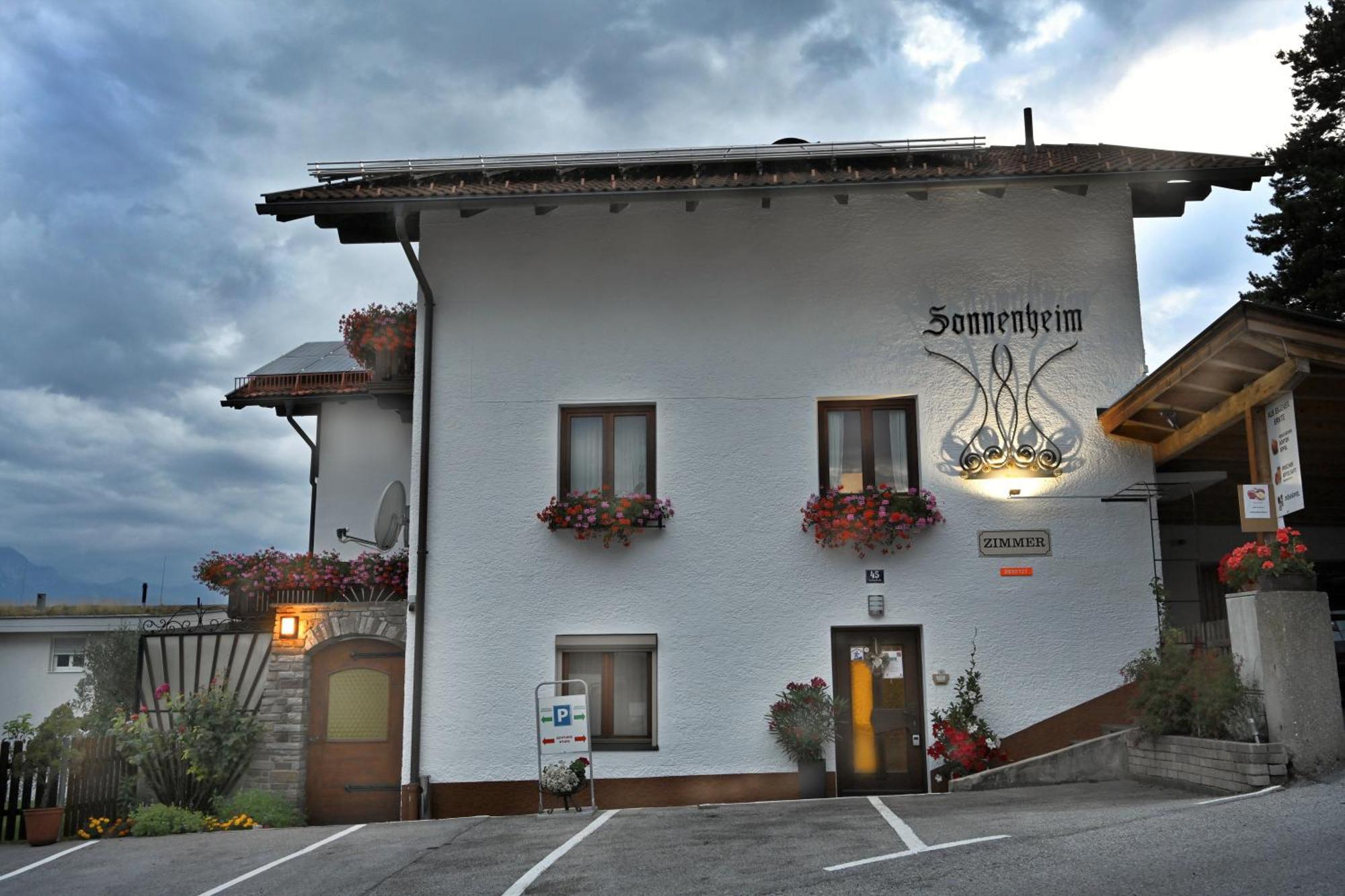Gaestehaus Sonnenheim Thaur Exterior photo